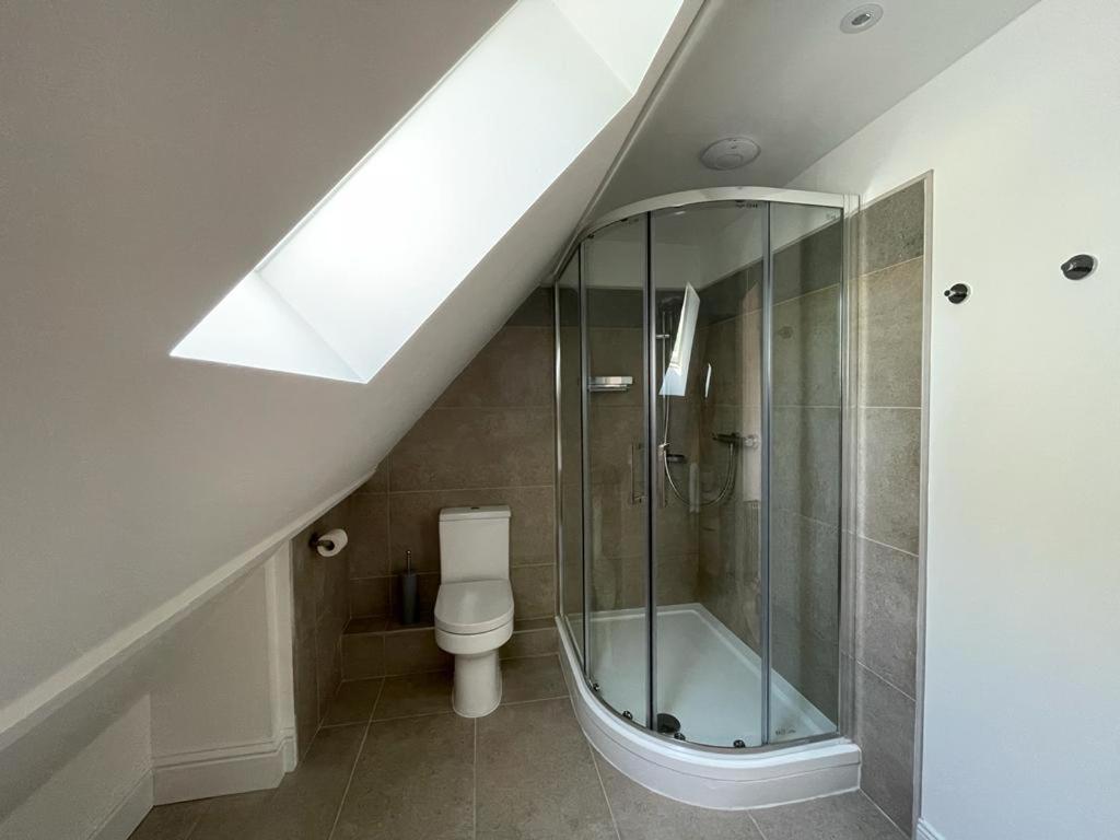 Beautiful 4 Bedroom Country Sleeps 7